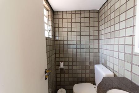 Casa à venda com 290m², 4 quartos e 3 vagasBanheiro da Edícula