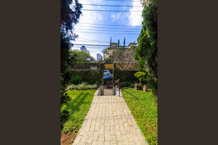 Casa à venda com 290m², 4 quartos e 3 vagasFachada Interna