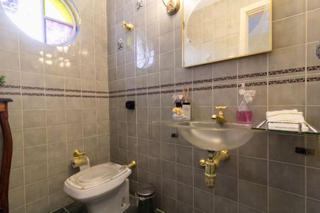 Casa à venda com 290m², 4 quartos e 3 vagasLavabo