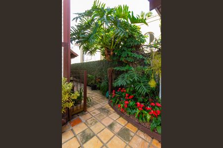 Casa à venda com 290m², 4 quartos e 3 vagasQuintal e Jardim