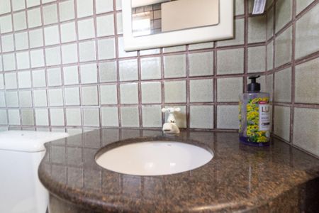 Casa à venda com 290m², 4 quartos e 3 vagasBanheiro da Edícula