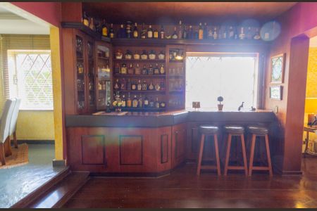 Casa à venda com 290m², 4 quartos e 3 vagasHome Bar