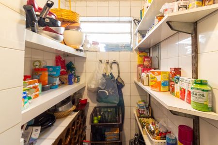 Casa à venda com 290m², 4 quartos e 3 vagasDespensa