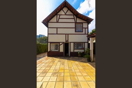 Casa à venda com 290m², 4 quartos e 3 vagasQuintal e Jardim