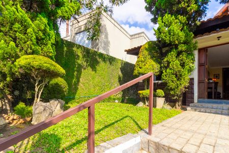 Casa à venda com 290m², 4 quartos e 3 vagasFachada Interna