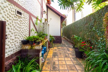 Casa à venda com 290m², 4 quartos e 3 vagasQuintal e Jardim