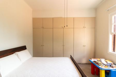 Casa à venda com 290m², 4 quartos e 3 vagasQuarto 3