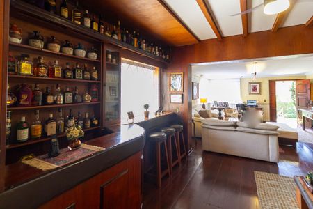 Casa à venda com 290m², 4 quartos e 3 vagasHome Bar