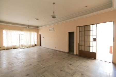 Casa à venda com 1000m², 5 quartos e 8 vagas Casa à venda com 1000m², 5 quartos e 8 vagasSala 2