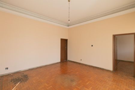 Casa à venda com 1000m², 5 quartos e 8 vagas Casa à venda com 1000m², 5 quartos e 8 vagasSala