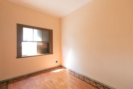 Casa à venda com 1000m², 5 quartos e 8 vagas Casa à venda com 1000m², 5 quartos e 8 vagasQuarto 5