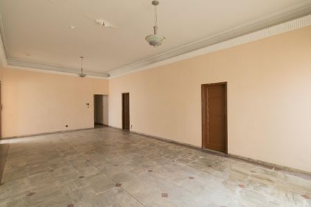 Casa à venda com 1000m², 5 quartos e 8 vagas Casa à venda com 1000m², 5 quartos e 8 vagasSala 2