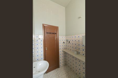 Casa à venda com 1000m², 5 quartos e 8 vagas Casa à venda com 1000m², 5 quartos e 8 vagasBanheiro Social