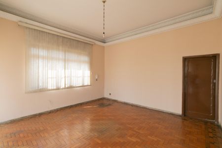 Casa à venda com 1000m², 5 quartos e 8 vagas Casa à venda com 1000m², 5 quartos e 8 vagasSala