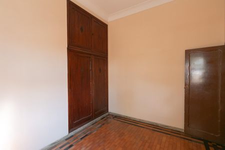 Casa à venda com 1000m², 5 quartos e 8 vagas Casa à venda com 1000m², 5 quartos e 8 vagasQuarto 4