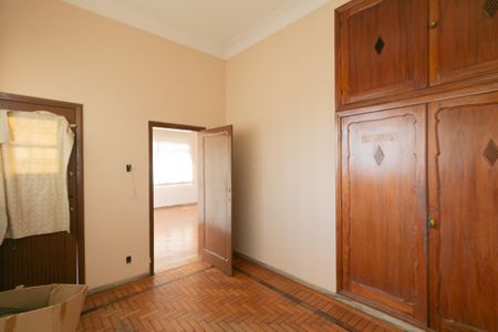 Casa à venda com 1000m², 5 quartos e 8 vagas Casa à venda com 1000m², 5 quartos e 8 vagasQuarto 1