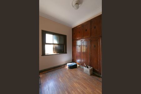 Casa à venda com 1000m², 5 quartos e 8 vagas Casa à venda com 1000m², 5 quartos e 8 vagasQuarto 3