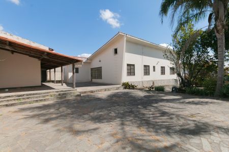 Casa à venda com 1000m², 5 quartos e 8 vagas Casa à venda com 1000m², 5 quartos e 8 vagasÁrea Externa