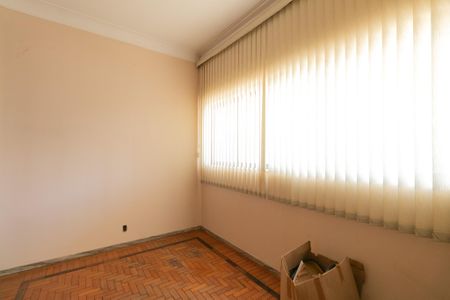 Casa à venda com 1000m², 5 quartos e 8 vagas Casa à venda com 1000m², 5 quartos e 8 vagasQuarto 1