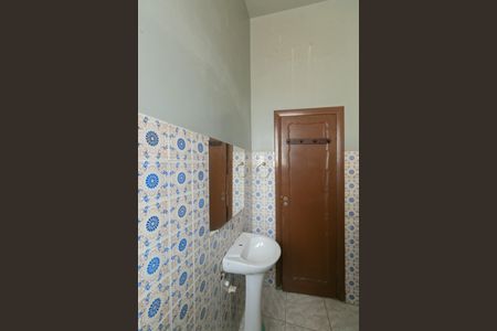 Casa à venda com 1000m², 5 quartos e 8 vagas Casa à venda com 1000m², 5 quartos e 8 vagasBanheiro Social