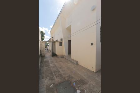 Casa à venda com 1000m², 5 quartos e 8 vagas Casa à venda com 1000m², 5 quartos e 8 vagasÁrea Externa