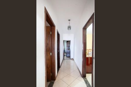 Casa à venda com 290m², 3 quartos e 3 vagasCorredor