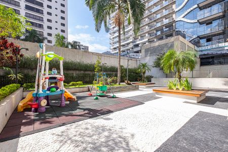 Apartamento para alugar com 145m², 3 quartos e 1 vaga Apartamento para alugar com 145m², 3 quartos e 1 vagaPlayground