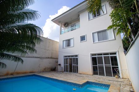 Casa de condomínio para alugar com 340m², 4 quartos e 3 vagasPiscina