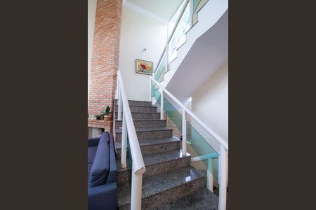 Casa de condomínio para alugar com 340m², 4 quartos e 3 vagasSala