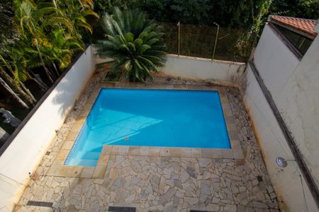 Casa de condomínio para alugar com 340m², 4 quartos e 3 vagasPiscina