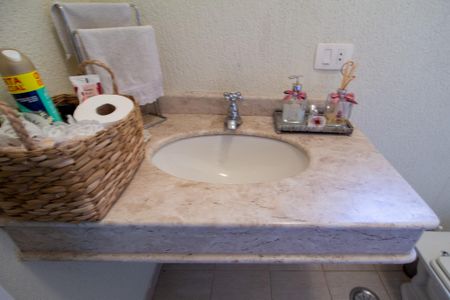 Casa de condomínio para alugar com 340m², 4 quartos e 3 vagasLavabo