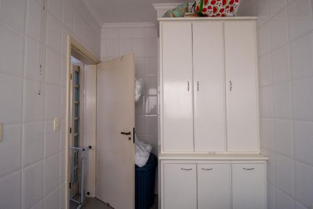 Casa de condomínio para alugar com 340m², 4 quartos e 3 vagasÁrea de Serviço