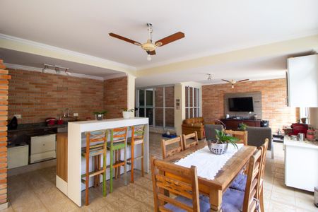 Casa de condomínio para alugar com 340m², 4 quartos e 3 vagasÁrea gourmet