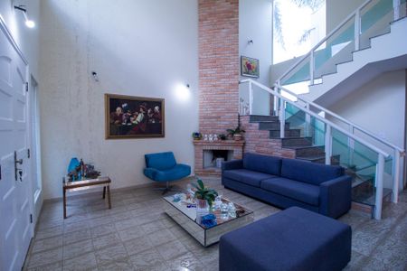 Casa de condomínio para alugar com 340m², 4 quartos e 3 vagasSala