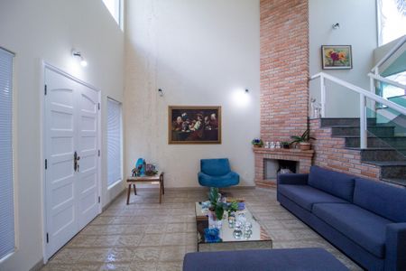 Casa de condomínio para alugar com 340m², 4 quartos e 3 vagasSala