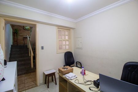 Casa de condomínio para alugar com 340m², 4 quartos e 3 vagasEscritorio