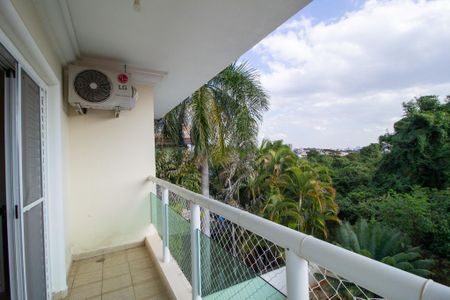 Casa de condomínio para alugar com 340m², 4 quartos e 3 vagasVaranda da Suite 4