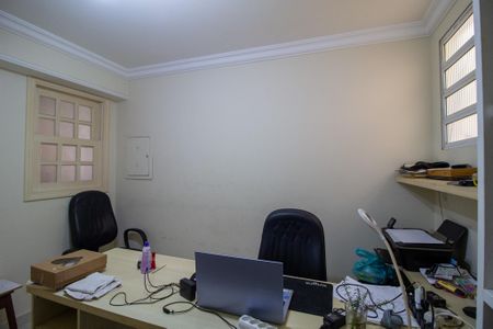 Casa de condomínio para alugar com 340m², 4 quartos e 3 vagasEscritorio