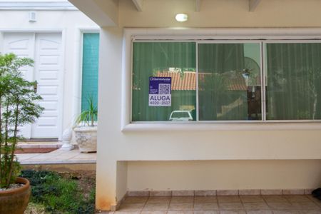 Casa de condomínio para alugar com 340m², 4 quartos e 3 vagasFachada