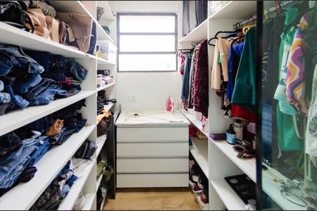 Apartamento à venda com 68m², 2 quartos e 1 vagaCloset suíte