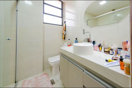 Apartamento à venda com 68m², 2 quartos e 1 vagaBanheiro suíte