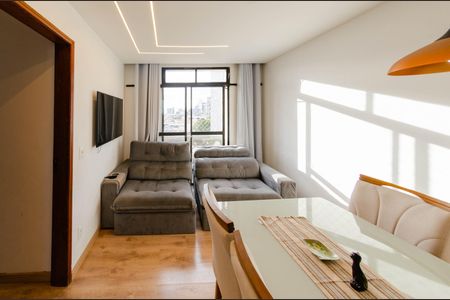 Apartamento à venda com 68m², 2 quartos e 1 vagaSala