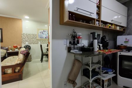 Casa de condomínio à venda com 113m², 3 quartos e 2 vagas Casa de condomínio à venda com 113m², 3 quartos e 2 vagasCozinha - Armários