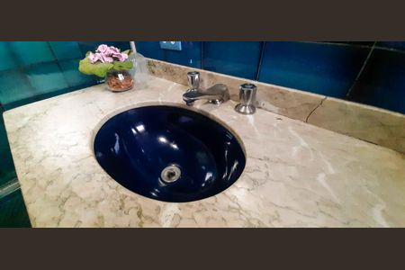 Casa à venda com 250m², 2 quartos e 4 vagas