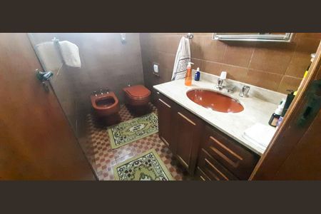 Casa à venda com 250m², 2 quartos e 4 vagas