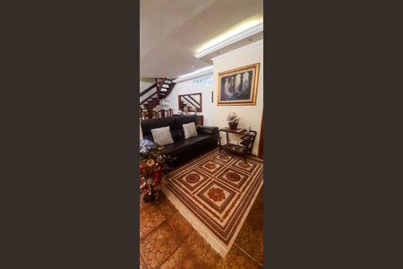 Casa à venda com 250m², 2 quartos e 4 vagas