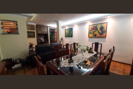 Casa à venda com 250m², 2 quartos e 4 vagas