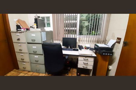 Casa à venda com 250m², 2 quartos e 4 vagas