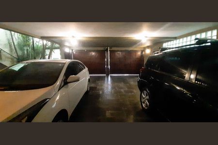 Casa à venda com 250m², 2 quartos e 4 vagas