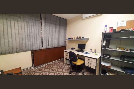 Casa à venda com 250m², 2 quartos e 4 vagas